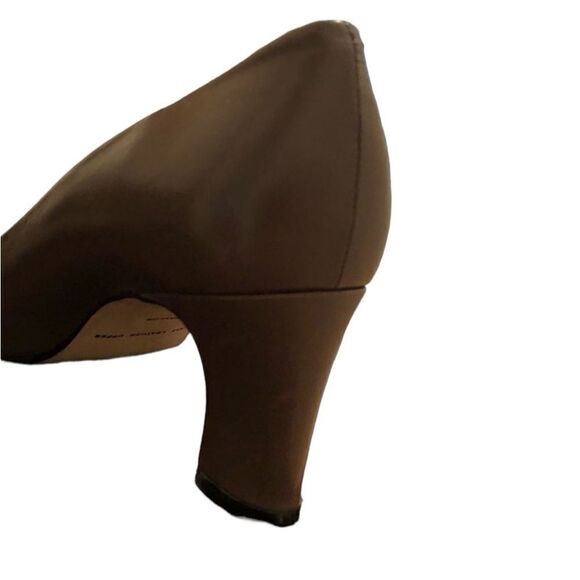 Etienne Aigner leather upper heels. Size 7.5. - Picture 7 of 9